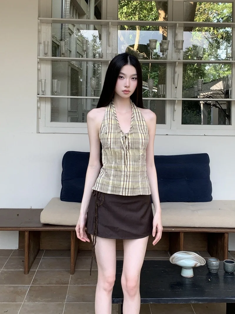 Mipaiyi Women's Strapless V-neck Plaid Halter Neck Sleeveless Short Top Backless Slimming Fashion Summer Trendy Tank Top
Mipaiyi Women's Strapless V-neck Plaid Halter Neck Sleeveless Short Top Backless Slimming Fashion Summer Trendy Tank Top