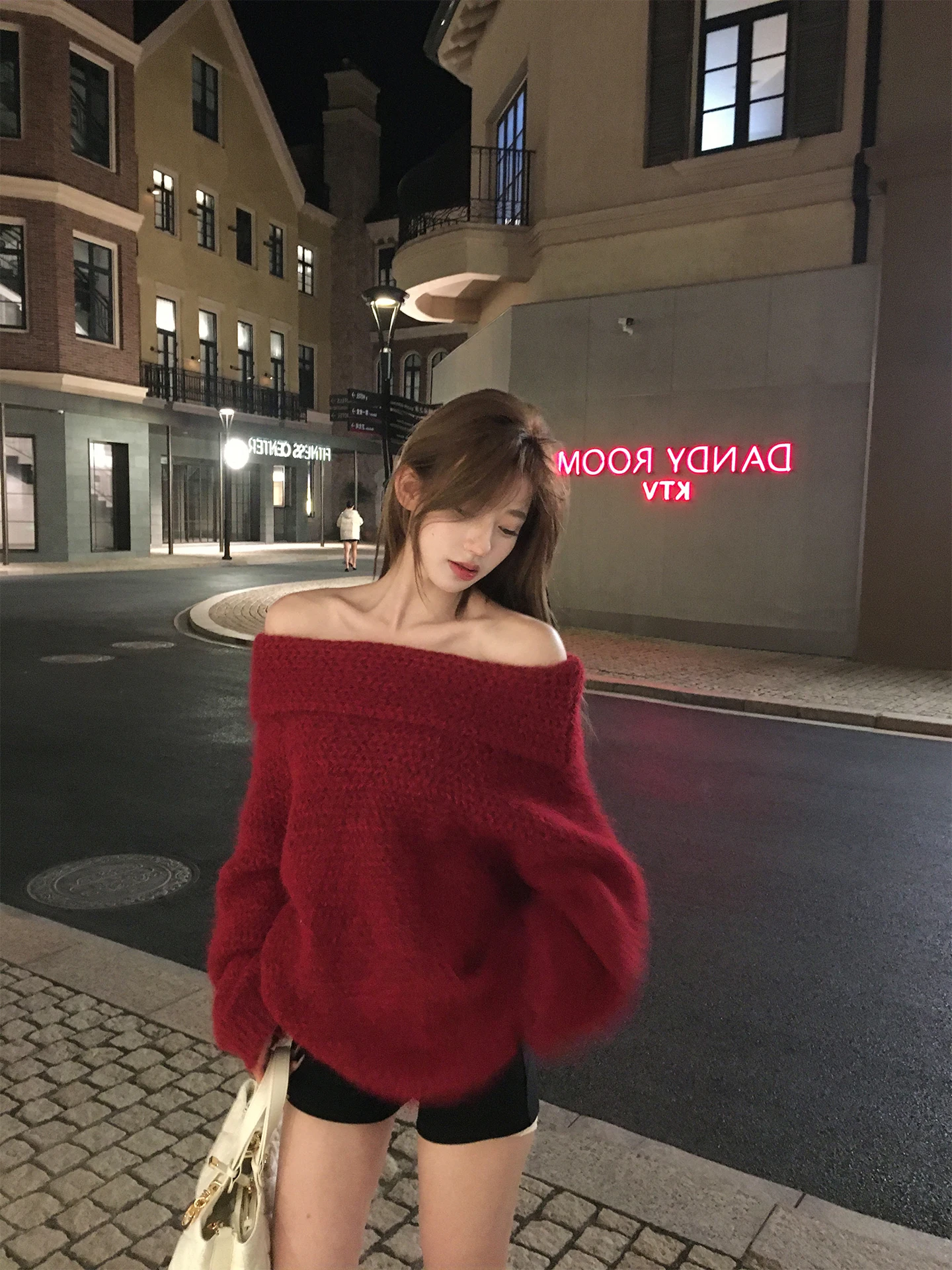 Красный свободный вязаный свитер Cisas на одно плечо, женский модный повседневный топ с длинным рукавом, удобный ленивый стиль
Красный свободный вязаный свитер Cisas на одно плечо, женский модный повседневный топ с длинным рукавом, удобный ленивый стиль