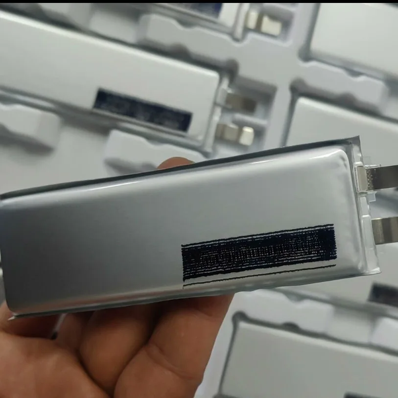 Оригинальный новый аккумулятор для дрона DJI Mavic 3, 3 Pro 8337A9, 5000 мАч, 3,85 В, 15C, ячейка 
Оригинальный новый аккумулятор для дрона DJI Mavic 3, 3 Pro 8337A9, 5000 мАч, 3,85 В, 15C, ячейка