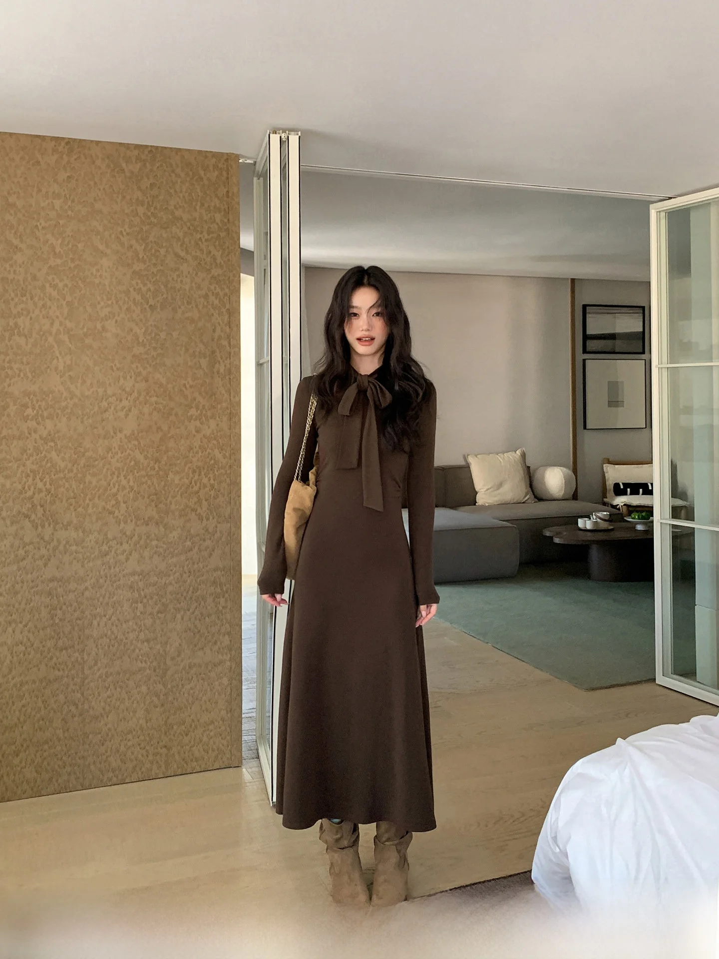 Spring New Arrival Women's Knitted Slim Fit Dress with Sash round Neck A-Line Long Skirt Vintage High Waist Design Sensation
Spring New Arrival Women's Knitted Slim Fit Dress with Sash round Neck A-Line Long Skirt Vintage High Waist Design Sensation