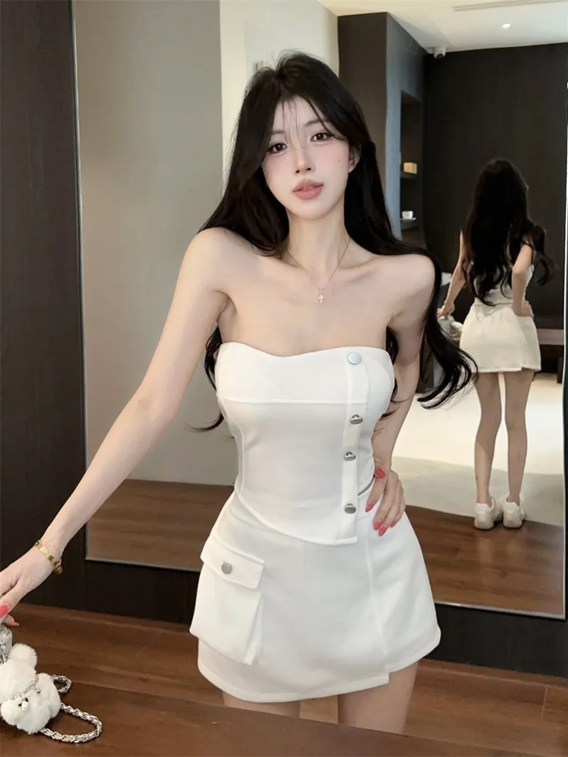 Pure Desire White One-Shoulder Tube Top And Short Skirt Two-Piece Set Women's Slimming Fashionable Summer Outfit
Pure Desire White One-Shoulder Tube Top And Short Skirt Two-Piece Set Women's Slimming Fashionable Summer Outfit