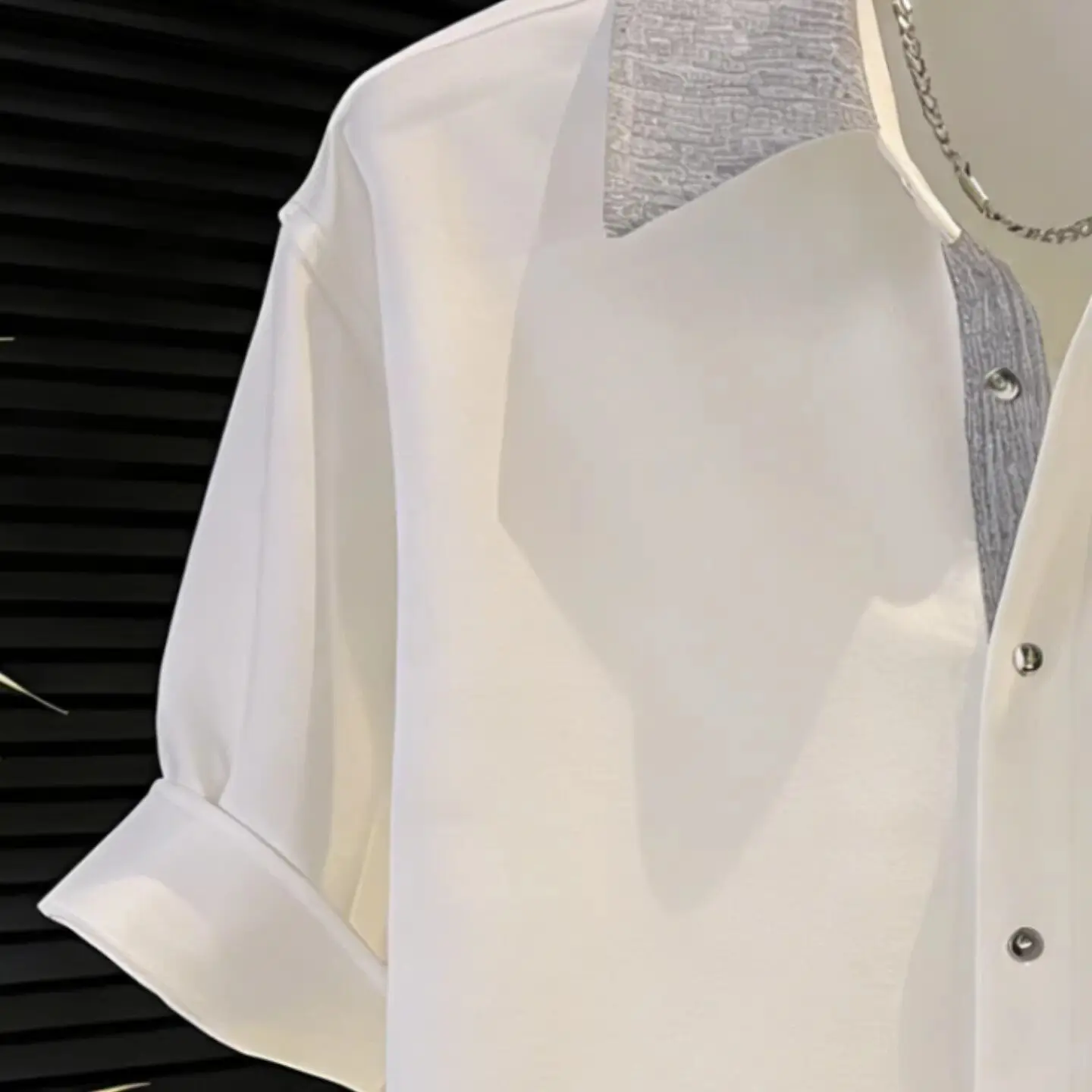 Loose Fit Ice Silk Half Sleeve Shirt with Patchwork Design Turn-down Collar Summer Casual Men's Fashion Open Cardigan Style
Loose Fit Ice Silk Half Sleeve Shirt with Patchwork Design Turn-down Collar Summer Casual Men's Fashion Open Cardigan Style