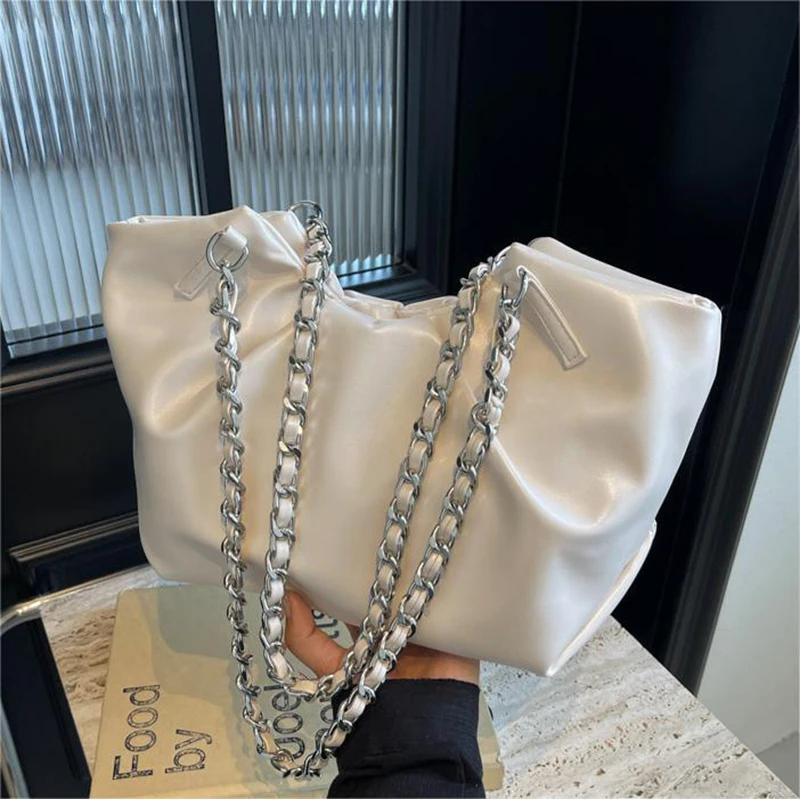 Women's Chain Tote Bag New Fashion Large Capacity Crossbody Bags Casual Simple Shoulder Bag Versatile Commuter Handbags
Women's Chain Tote Bag New Fashion Large Capacity Crossbody Bags Casual Simple Shoulder Bag Versatile Commuter Handbags