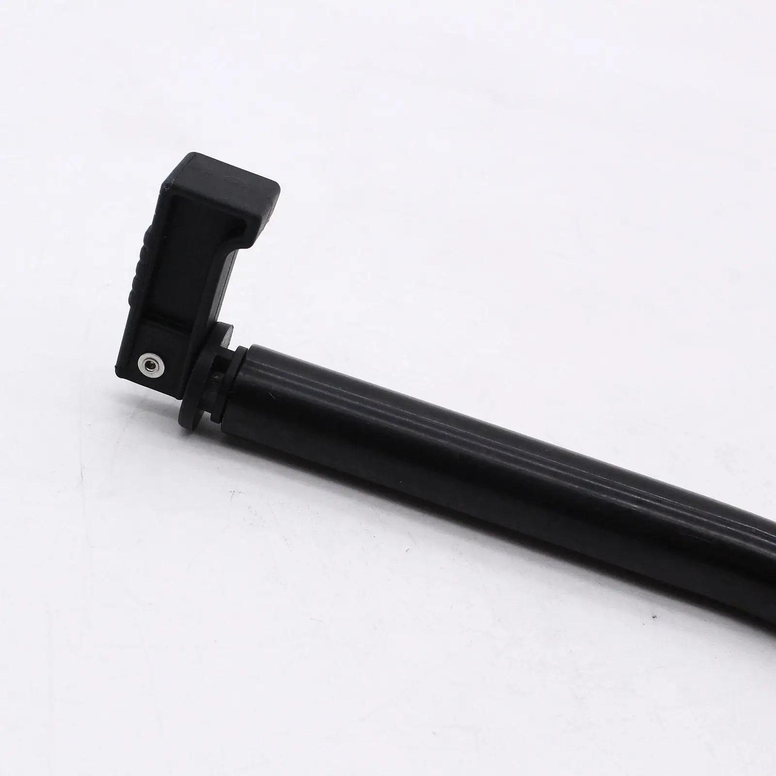 Auto Accessories Engine Oil Dipstick Flexible Steel Oil Level Gauge for Buick 700R4 4L60E Garage Repair
Auto Accessories Engine Oil Dipstick Flexible Steel Oil Level Gauge for Buick 700R4 4L60E Garage Repair