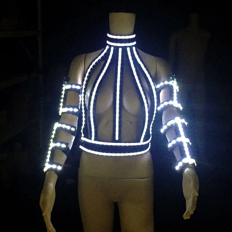 Light up led costume singer dancer stage show wear Nightclub show singer dance Costume LED Lumious Top
Light up led costume singer dancer stage show wear Nightclub show singer dance Costume LED Lumious Top