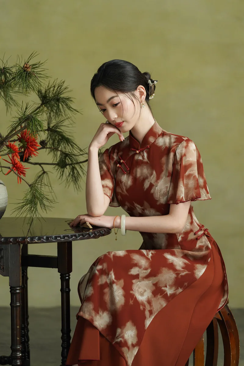 Chinese Aodai Cheongsam Improved Young Style Women's Dress Summer Short Sleeve Qipao
Chinese Aodai Cheongsam Improved Young Style Women's Dress Summer Short Sleeve Qipao