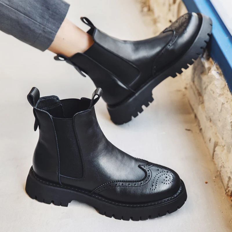 men fashion stage nightclub chelsea boots carved brogue shoes cowboy original leather boot stylish autumn winter platform botas
men fashion stage nightclub chelsea boots carved brogue shoes cowboy original leather boot stylish autumn winter platform botas