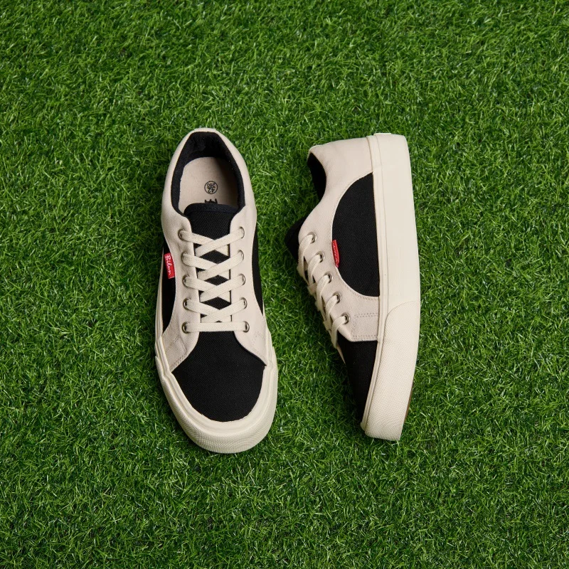 Spring Autumn Couples Low-Top Canvas Skate Shoes Black White Vulcanized Shoes Men Women Adult Soft-Soled Ins-Style Casual Shoe
Spring Autumn Couples Low-Top Canvas Skate Shoes Black White Vulcanized Shoes Men Women Adult Soft-Soled Ins-Style Casual Shoe