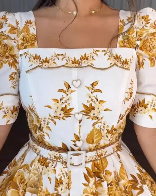 Women Floral Print Square Neck Puff Sleeve Pleated Dress Heart Button Decor Shirred Back Cinched Waist Vacation Dress with Belt
Women Floral Print Square Neck Puff Sleeve Pleated Dress Heart Button Decor Shirred Back Cinched Waist Vacation Dress with Belt