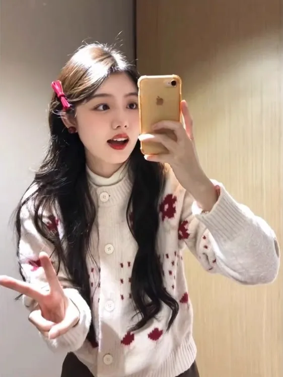 Korean Sle Flower Embroidered Sweater Jaet Loose Lazy Sle Knitted Open Cardigan Autumn 2025 Faion Sensation New Arrival
Korean Sle Flower Embroidered Sweater Jaet Loose Lazy Sle Knitted Open Cardigan Autumn 2025 Faion Sensation New Arrival