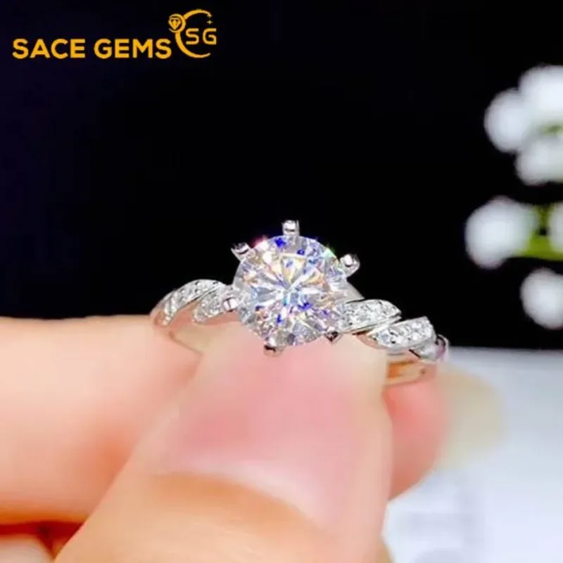 SACEGEMS новые роскошные кольца из стерлингового серебра 925 пробы, настоящие GRA, сертифицированные 0,5-2 карата, ювелирные изделия с муассанитом, кольца для женщин, обручальное обещание, свадьба
SACEGEMS новые роскошные кольца из стерлингового серебра 925 пробы, настоящие GRA, сертифицированные 0,5-2 карата, ювелирные изделия с муассанитом, кольца для женщин, обручальное обещание, свадьба