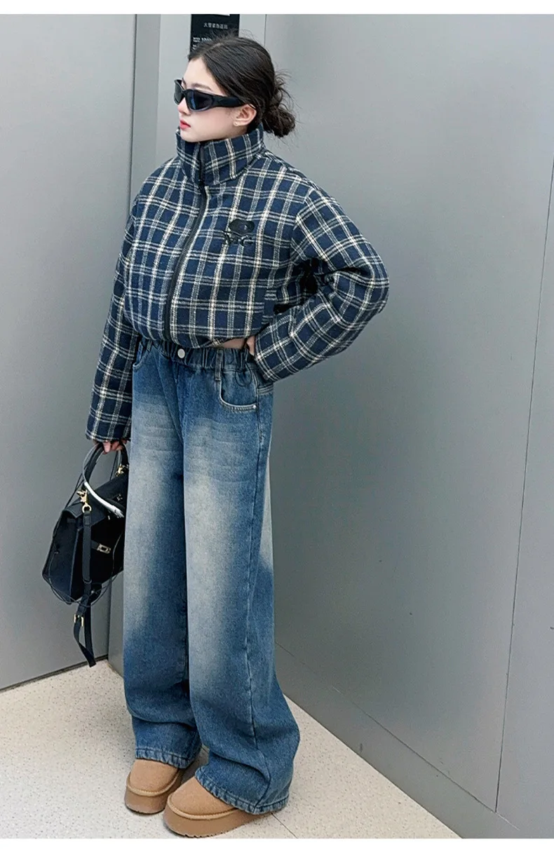 Baby Girls Suits 2024 New Blue Plaid Padded Cotton Coat and Fleece Thick Jeans Pants Two-piece Set European Fashion Style Suits
Baby Girls Suits 2024 New Blue Plaid Padded Cotton Coat and Fleece Thick Jeans Pants Two-piece Set European Fashion Style Suits