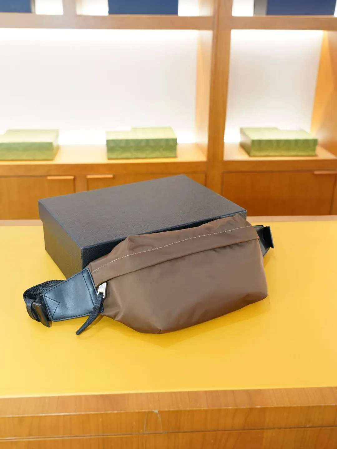 Fashion Genuine Leather waist bag for men fanny pack Leather belt bag waist pack bum bag money belt waist pouch molle pochete 28
Fashion Genuine Leather waist bag for men fanny pack Leather belt bag waist pack bum bag money belt waist pouch molle pochete 28