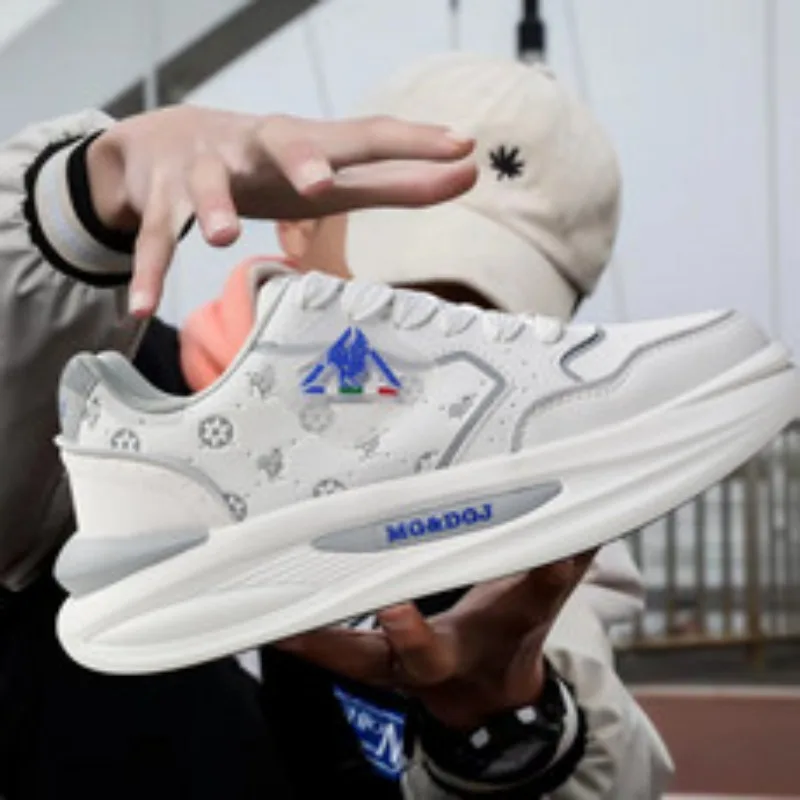 Men's Faionable Sport oes 2025 Autumn New Sle Thi Bot Casual Sports Flats High-Top Leather Surface Height
Men's Faionable Sport oes 2025 Autumn New Sle Thi Bot Casual Sports Flats High-Top Leather Surface Height