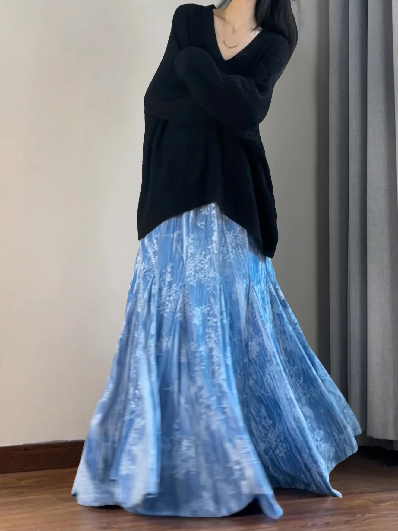 Blue Velvet Floral Print f Skirt Women's New Chinese Sle Floor-Length Skirt Winter Vintage Fi Tail Skirt High Waist El...
Blue Velvet Floral Print f Skirt Women's New Chinese Sle Floor-Length Skirt Winter Vintage Fi Tail Skirt High Waist El...