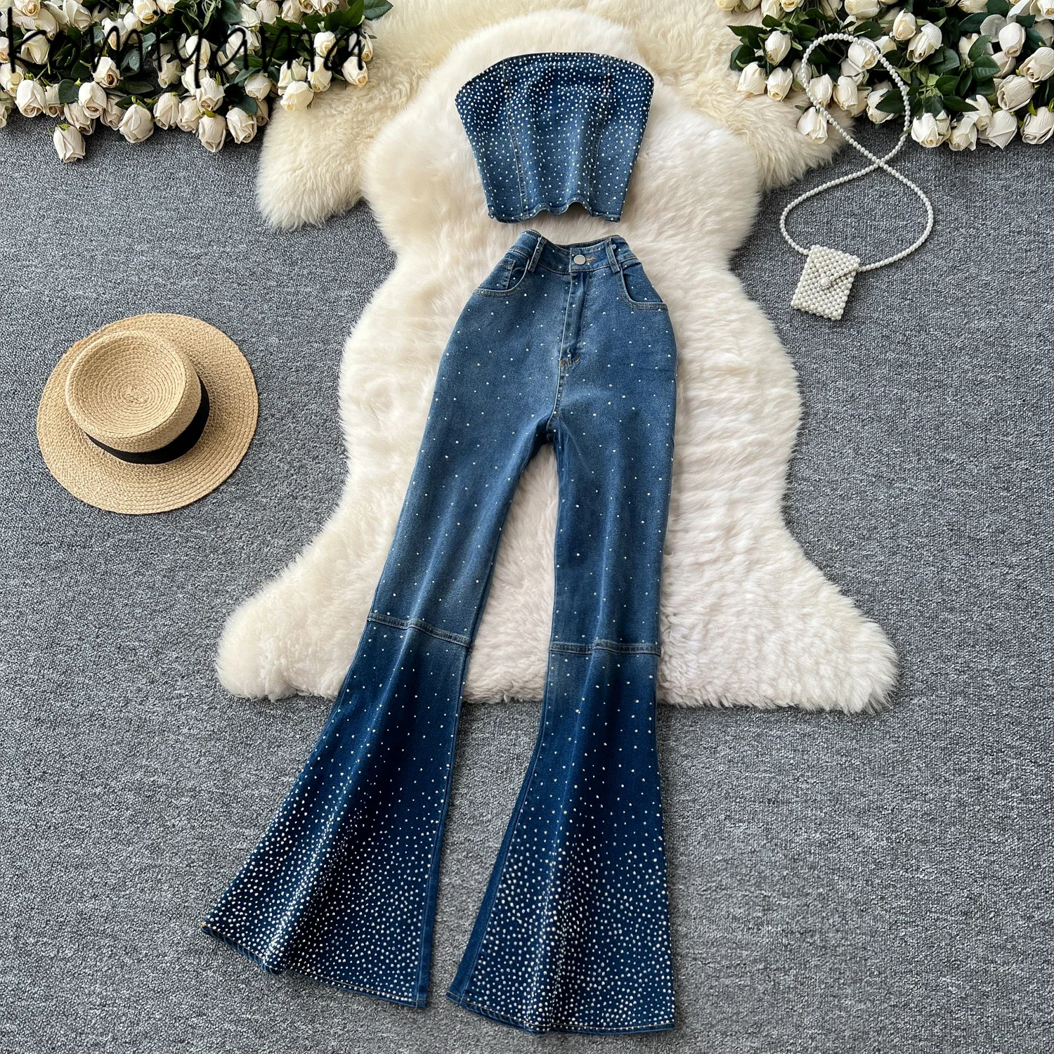 Fashion Diamonds Woman 2025 New Sets Sleevelss Strapless Tank Camis High Waist Flare Jeans Summer Sexy All-match Suit
Fashion Diamonds Woman 2025 New Sets Sleevelss Strapless Tank Camis High Waist Flare Jeans Summer Sexy All-match Suit