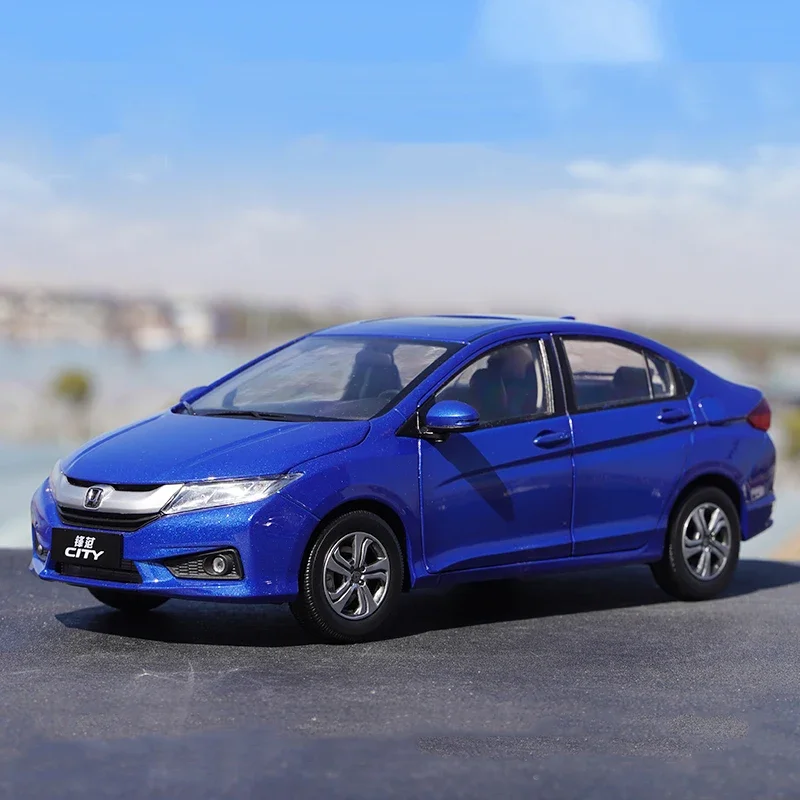 Новая модель автомобиля Honda City 2015 из сплава для 1:18, коллекция подарков для взрослых, металлическая литейная модель автомобиля, детские украшения, игрушки для мальчиков
Новая модель автомобиля Honda City 2015 из сплава для 1:18, коллекция подарков для взрослых, металлическая литейная модель автомобиля, детские украшения, игрушки для мальчиков