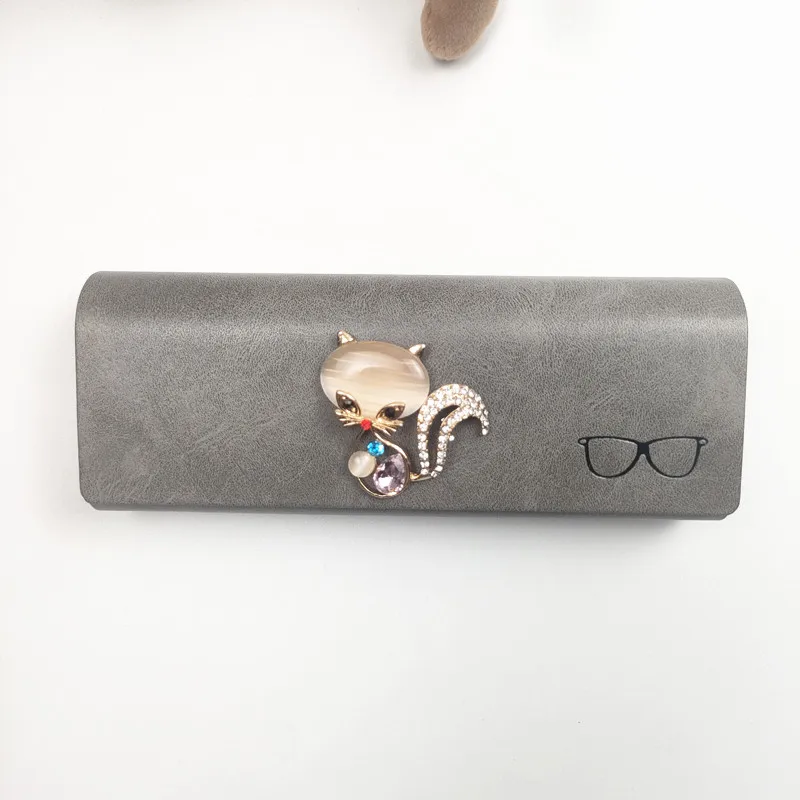 Women's Diamond-Encrusted Fox Pattern Glasses Case PU Leather Hard Anti Press Sunglasses Box Eyeglasses Cases B3
Women's Diamond-Encrusted Fox Pattern Glasses Case PU Leather Hard Anti Press Sunglasses Box Eyeglasses Cases B3