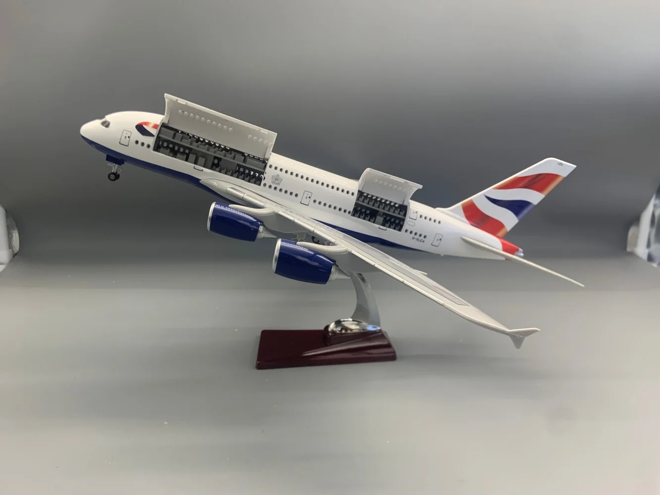 47cm Resin Aircraft Models British Airways A380 Opening Cabin Door Airplane Diecast Aviation Collection Gift With Lights & Stand
47cm Resin Aircraft Models British Airways A380 Opening Cabin Door Airplane Diecast Aviation Collection Gift With Lights & Stand