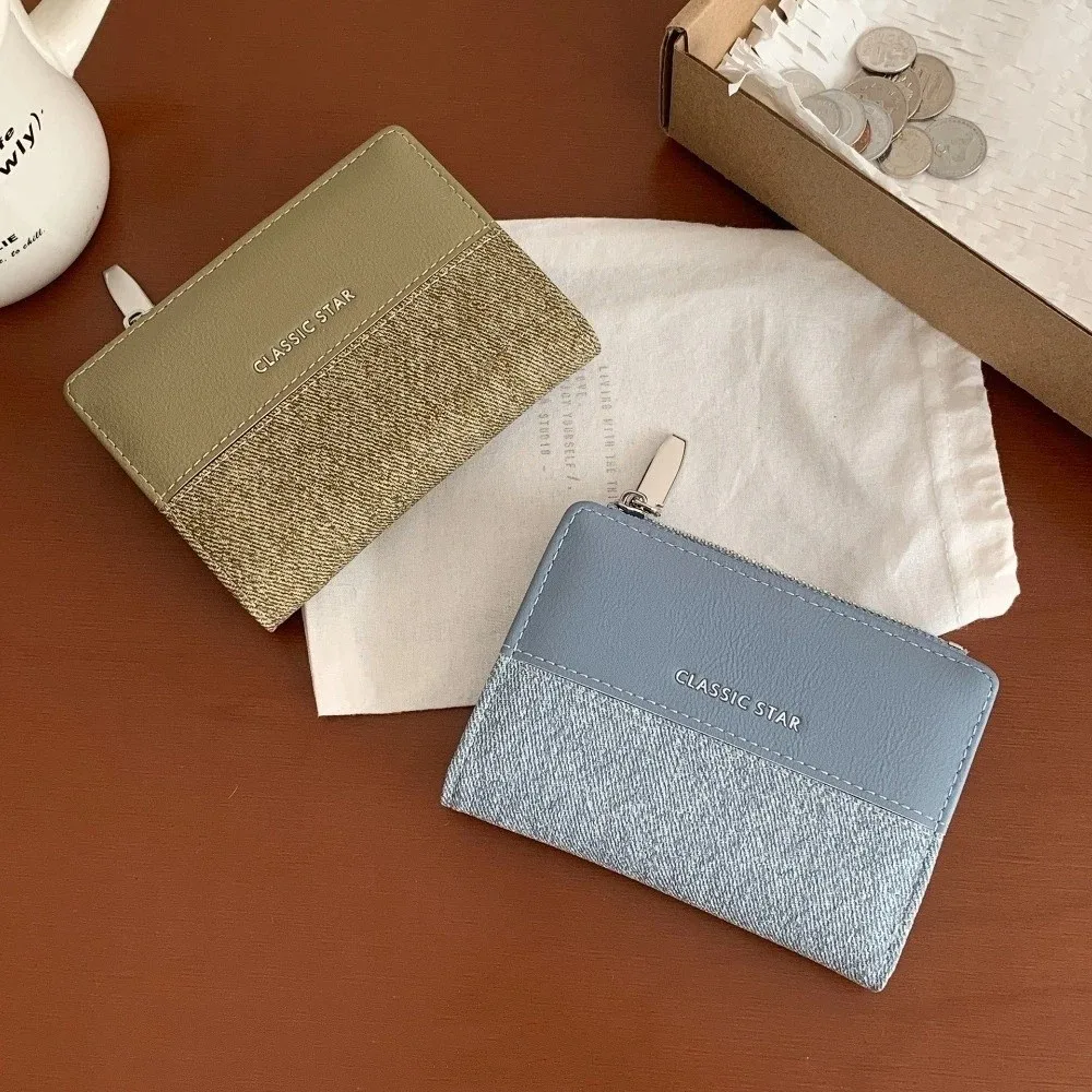 Милый мини-короткий кошелек на молнии из искусственной кожи, сумка для денег, большой емкости, карман для монет, женский
Милый мини-короткий кошелек на молнии из искусственной кожи, сумка для денег, большой емкости, карман для монет, женский