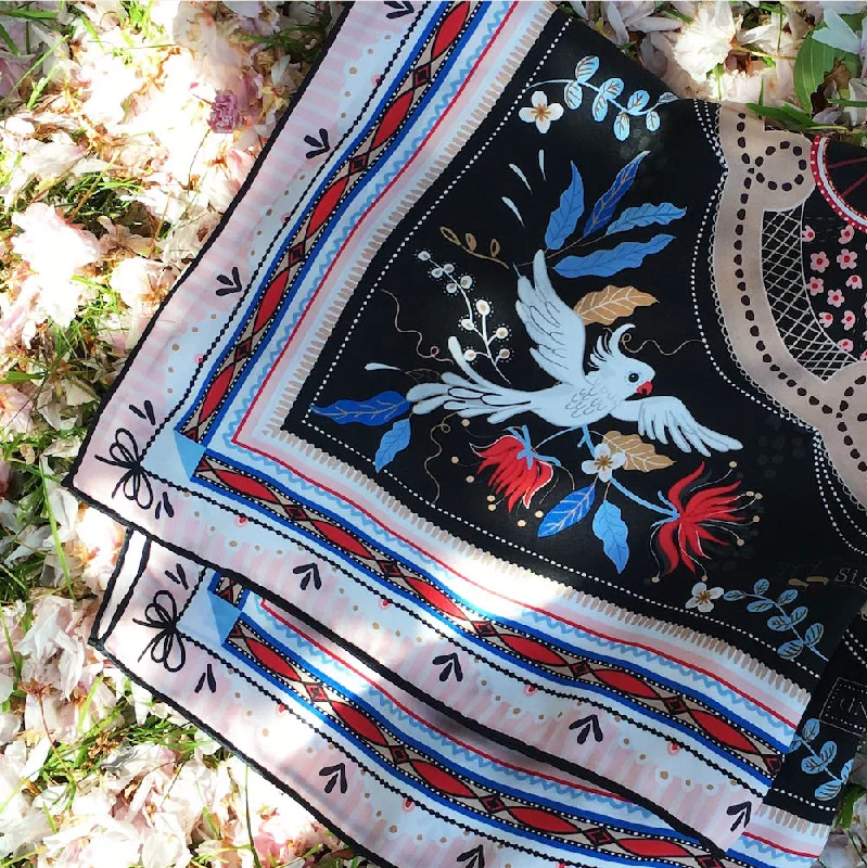 Zoe Land Original Silk Scarf Satin Surface Red Flower Medium Square Fairy Tale Story Silk Scarf Fashionable Decorative Accessory
Zoe Land Original Silk Scarf Satin Surface Red Flower Medium Square Fairy Tale Story Silk Scarf Fashionable Decorative Accessory