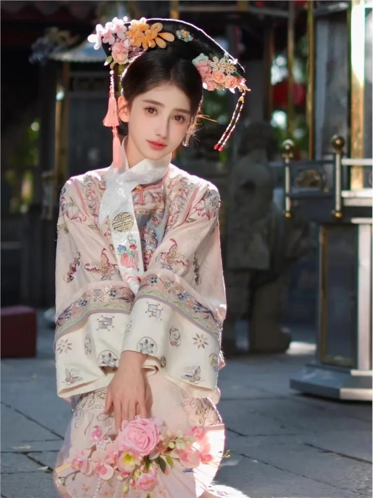 Travel photography in Hanfu women's style cheongsam waistcoat and ancient costume
Travel photography in Hanfu women's style cheongsam waistcoat and ancient costume