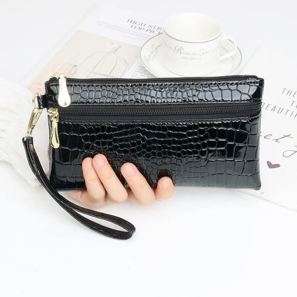 Портативный женский кошелек-клатч из искусственной кожи с текстурой под камень, на двойной молнии, для хранения вещей, дамская сумочка
Портативный женский кошелек-клатч из искусственной кожи с текстурой под камень, на двойной молнии, для хранения вещей, дамская сумочка