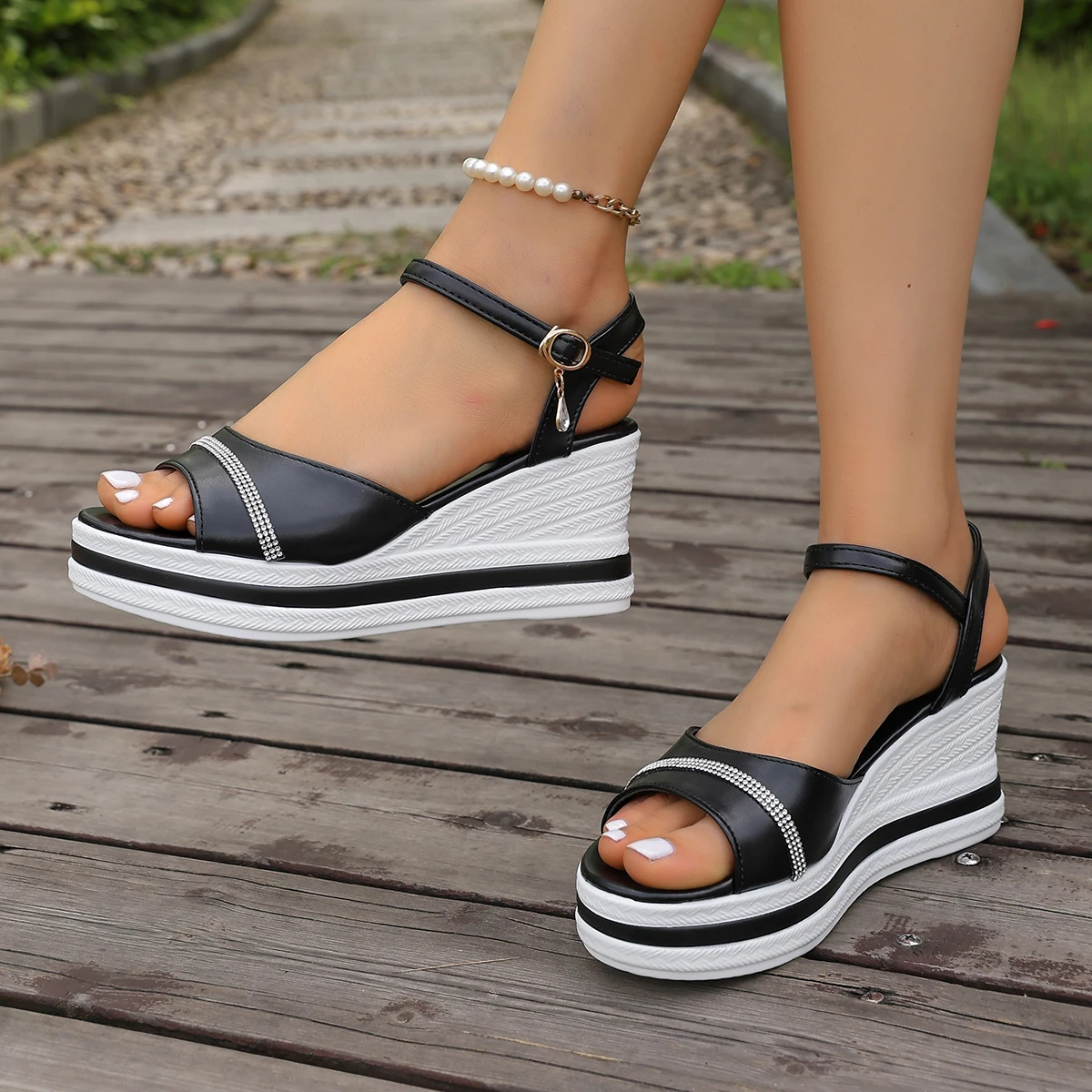 *Summer New Round Toe Wedge Heel Comfortable Casual Sandals Fashionable and Sexy Hot Selling Rhinestone Sandals for Women
*Summer New Round Toe Wedge Heel Comfortable Casual Sandals Fashionable and Sexy Hot Selling Rhinestone Sandals for Women