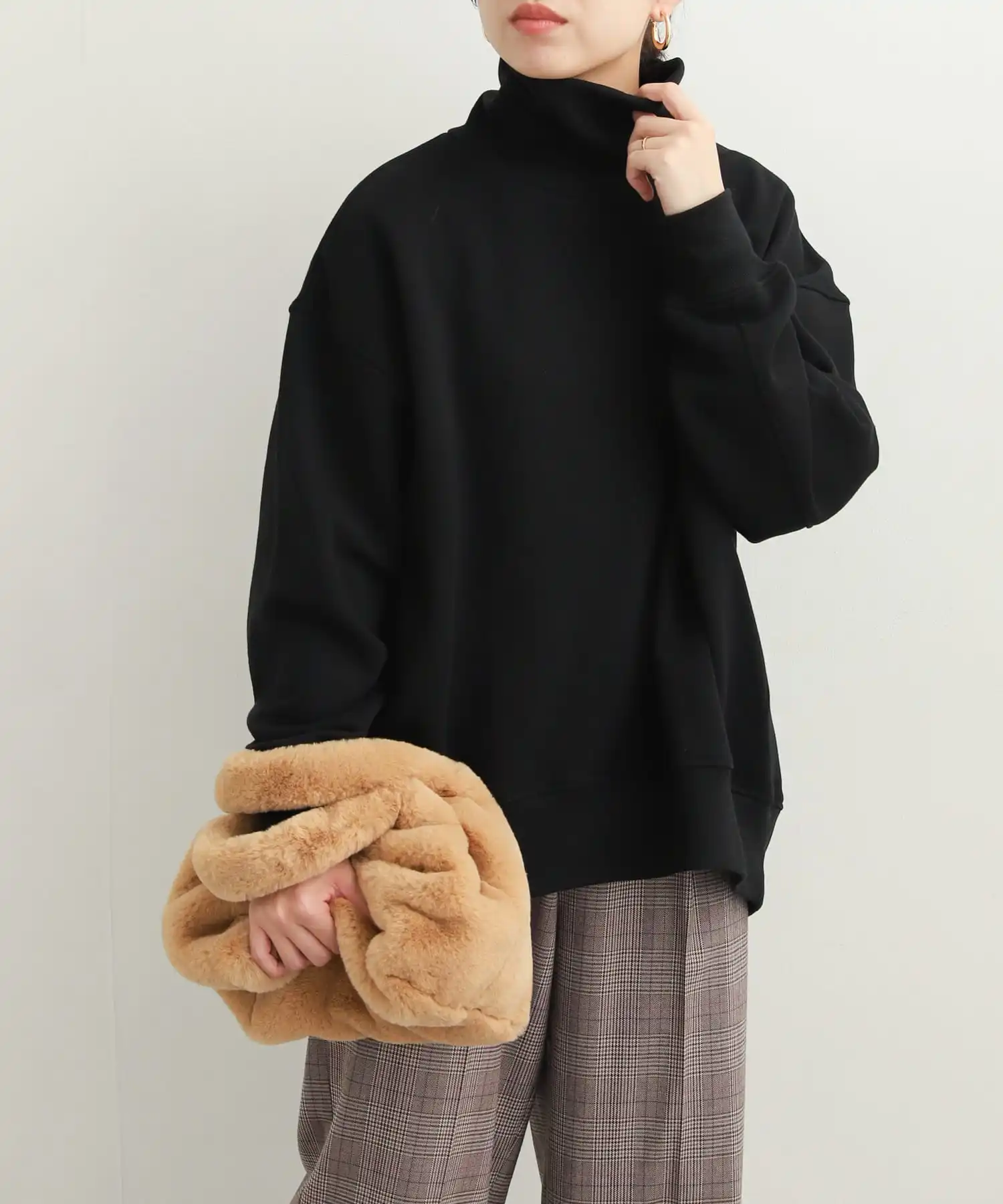 Новая женская удлиненная толстовка оверсайз с высоким воротником на флисовой подкладке из хлопка, мягкая и удобная, осень 2025
Новая женская удлиненная толстовка оверсайз с высоким воротником на флисовой подкладке из хлопка, мягкая и удобная, осень 2025