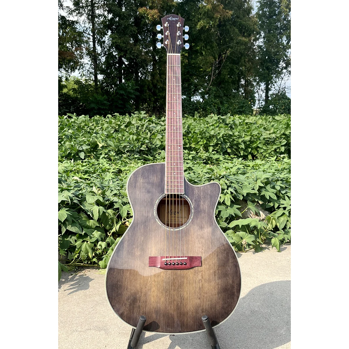 Aiersi Hand Rubbed Antique Blackburst Solid Spruce Top GA Size Acoustic Guitar With Gloss Finish
Aiersi Hand Rubbed Antique Blackburst Solid Spruce Top GA Size Acoustic Guitar With Gloss Finish