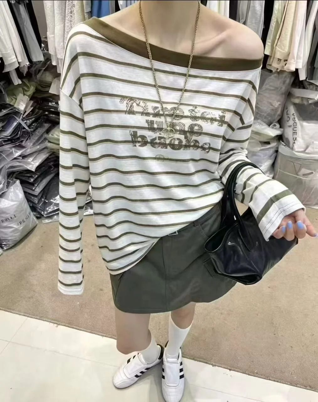 Loose Fit Long Sleeve T-Shirt Women's Korean Style Fashion Print Letter Thin Shoulder Design Mid-Length Casual Summer Top
Loose Fit Long Sleeve T-Shirt Women's Korean Style Fashion Print Letter Thin Shoulder Design Mid-Length Casual Summer Top