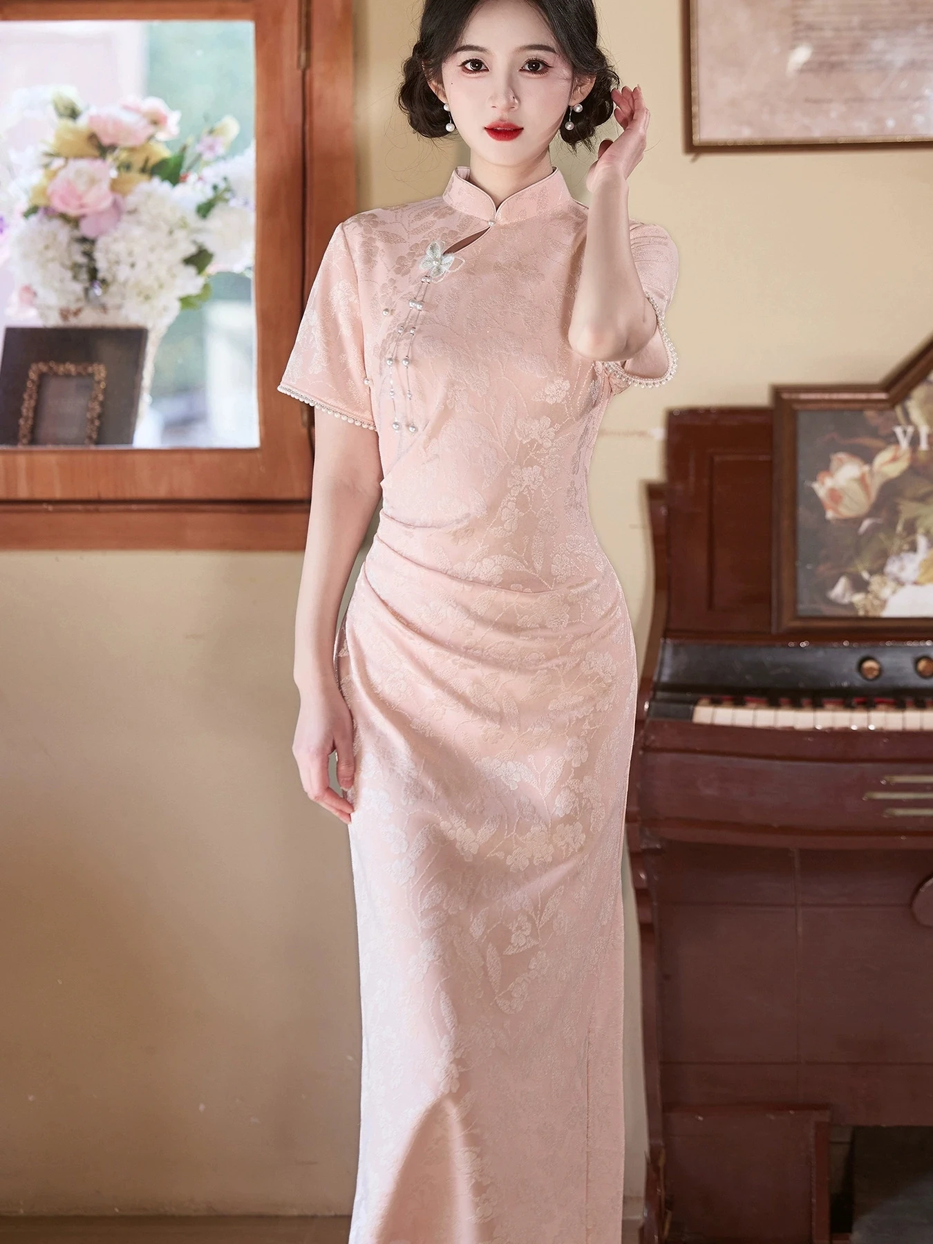 Yellow Floral Embroidery New Chinese Style Reformed Dress Breathable Daily Wear Summer 2026 Vintage Long Qipao Dress
Yellow Floral Embroidery New Chinese Style Reformed Dress Breathable Daily Wear Summer 2026 Vintage Long Qipao Dress