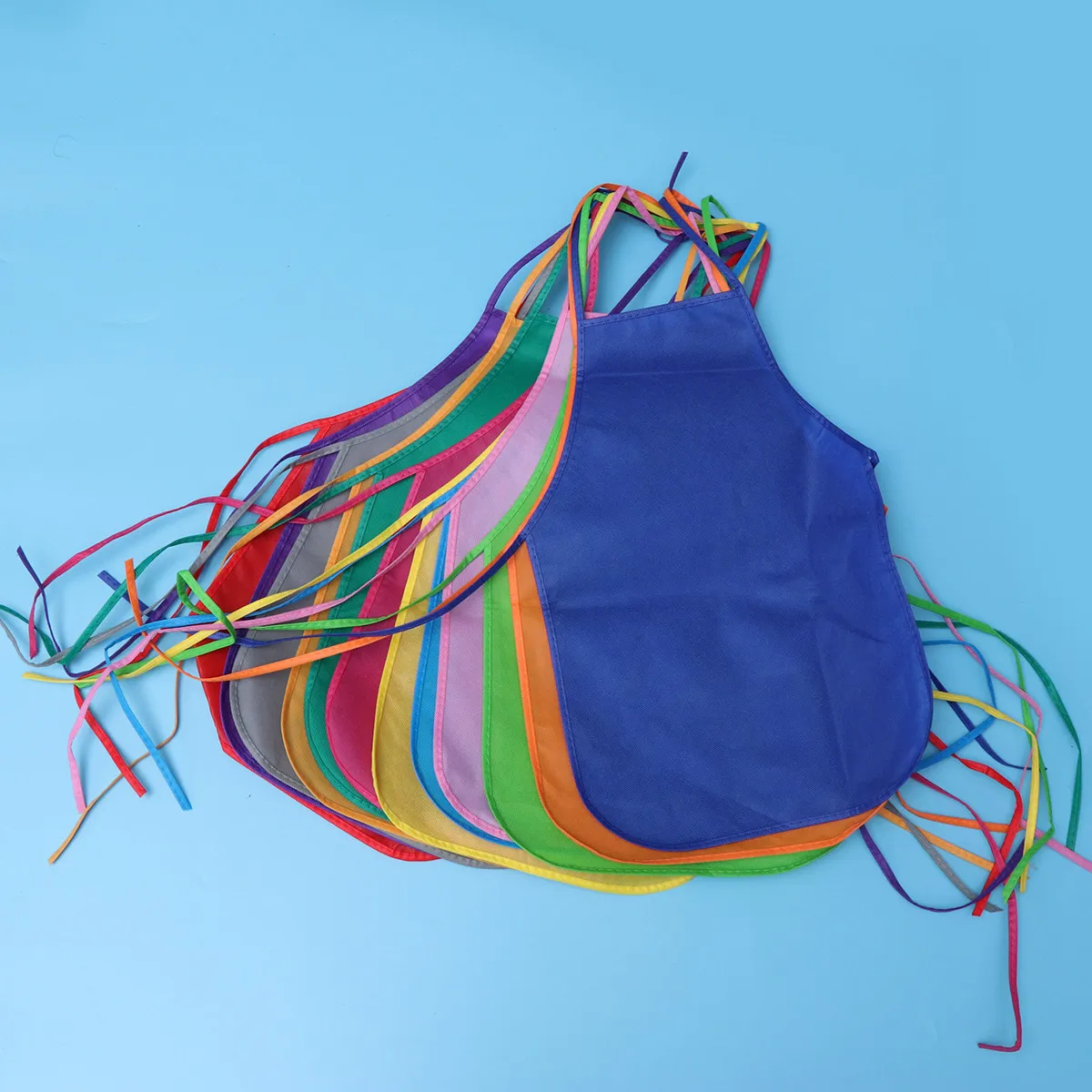 Набор из 12 фартуков для рисования из нетканого материала, водонепроницаемые, быстросохнущие, многоразовые, для готовки, гриля, барбекю, рукоделия
Набор из 12 фартуков для рисования из нетканого материала, водонепроницаемые, быстросохнущие, многоразовые, для готовки, гриля, барбекю, рукоделия