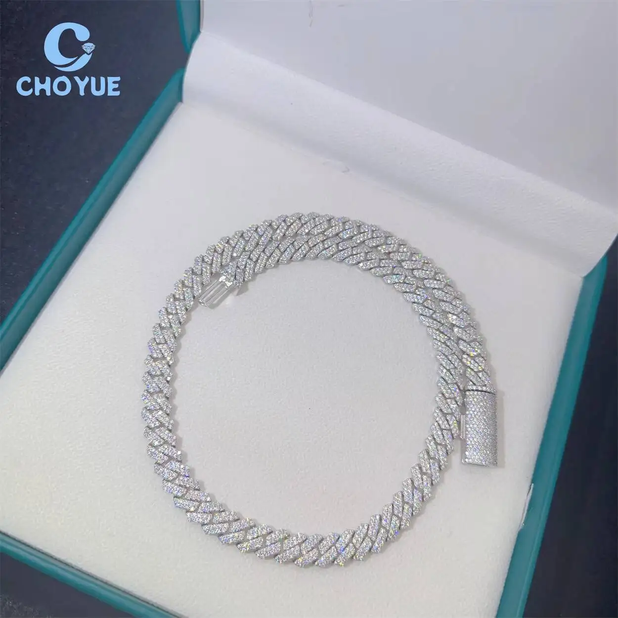 luxury Hip Hop Style Trend 10MM Iced Out VVS Moissanite Diamond Cuban Link Chain 925 Sterling Silver Fine Jewelry Necklace
luxury Hip Hop Style Trend 10MM Iced Out VVS Moissanite Diamond Cuban Link Chain 925 Sterling Silver Fine Jewelry Necklace