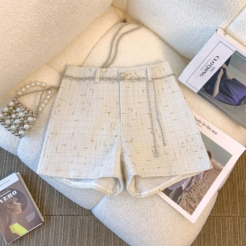 Tweed Black Wide-leg Women's High-end Autumn and Winter Chain Slimming A-line High-waisted Shorts
Tweed Black Wide-leg Women's High-end Autumn and Winter Chain Slimming A-line High-waisted Shorts