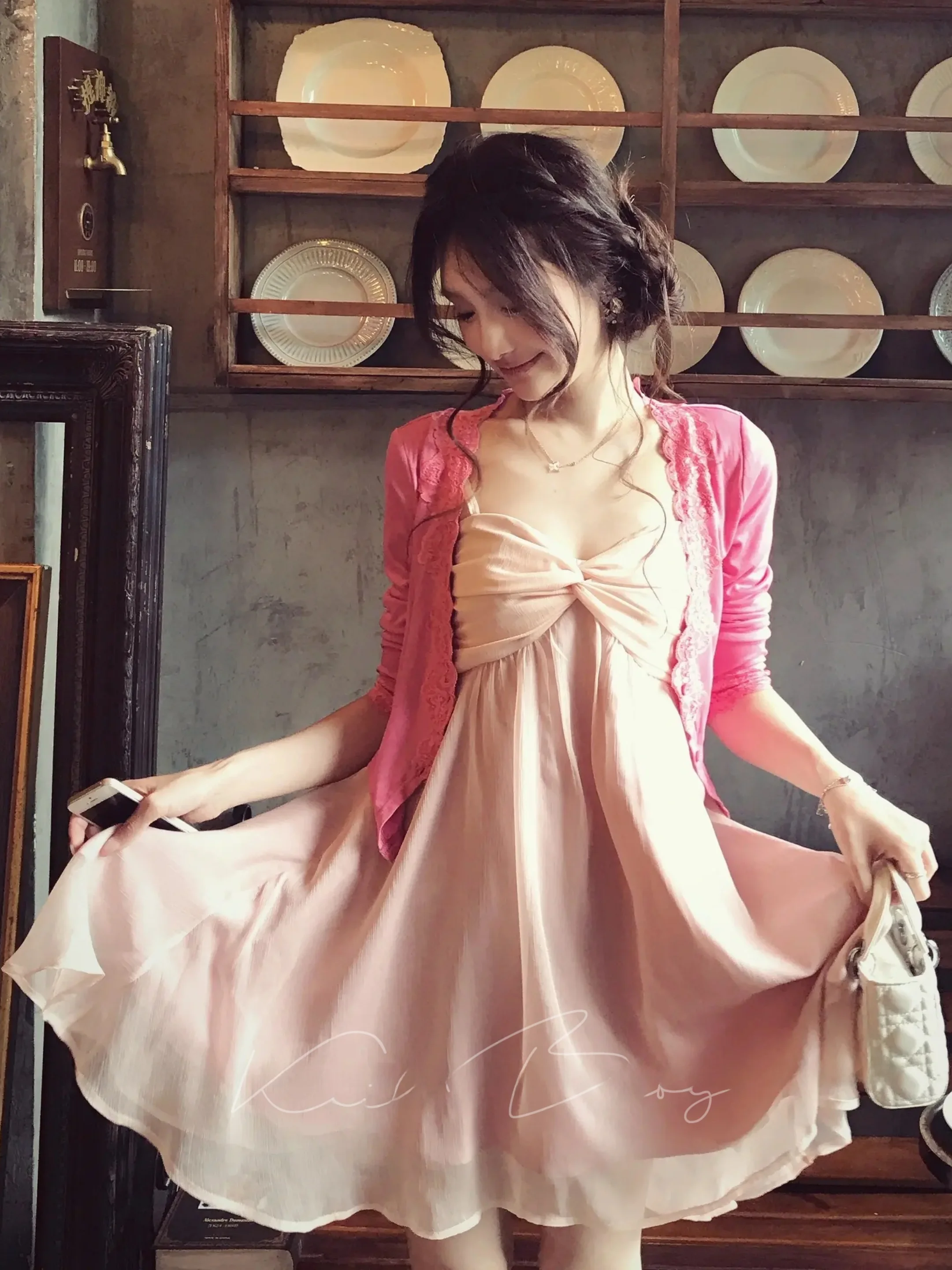 Elegant Women's Summer Outfit Two-Piece Set Pink Strap Dress Cardigan Shoulder Shawl Atmosphere Feeling Quality Fashion Ensemble
Elegant Women's Summer Outfit Two-Piece Set Pink Strap Dress Cardigan Shoulder Shawl Atmosphere Feeling Quality Fashion Ensemble