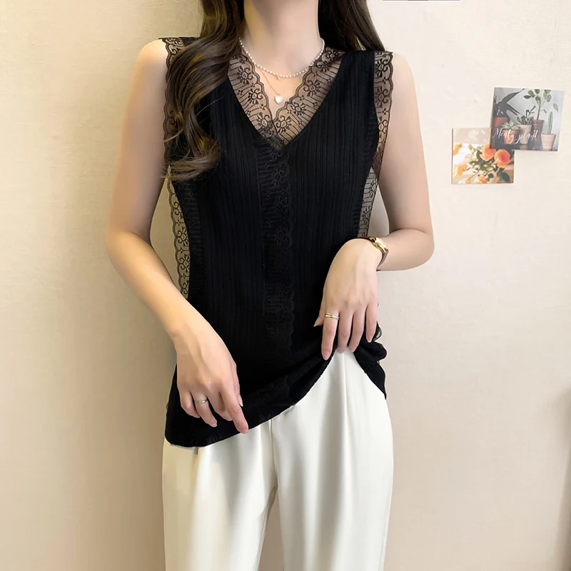 2023 Summer New Women's Wear European and American Style Ice Silk V-Neck Lace Fashion Knitted Small Strap Tank Top
2023 Summer New Women's Wear European and American Style Ice Silk V-Neck Lace Fashion Knitted Small Strap Tank Top