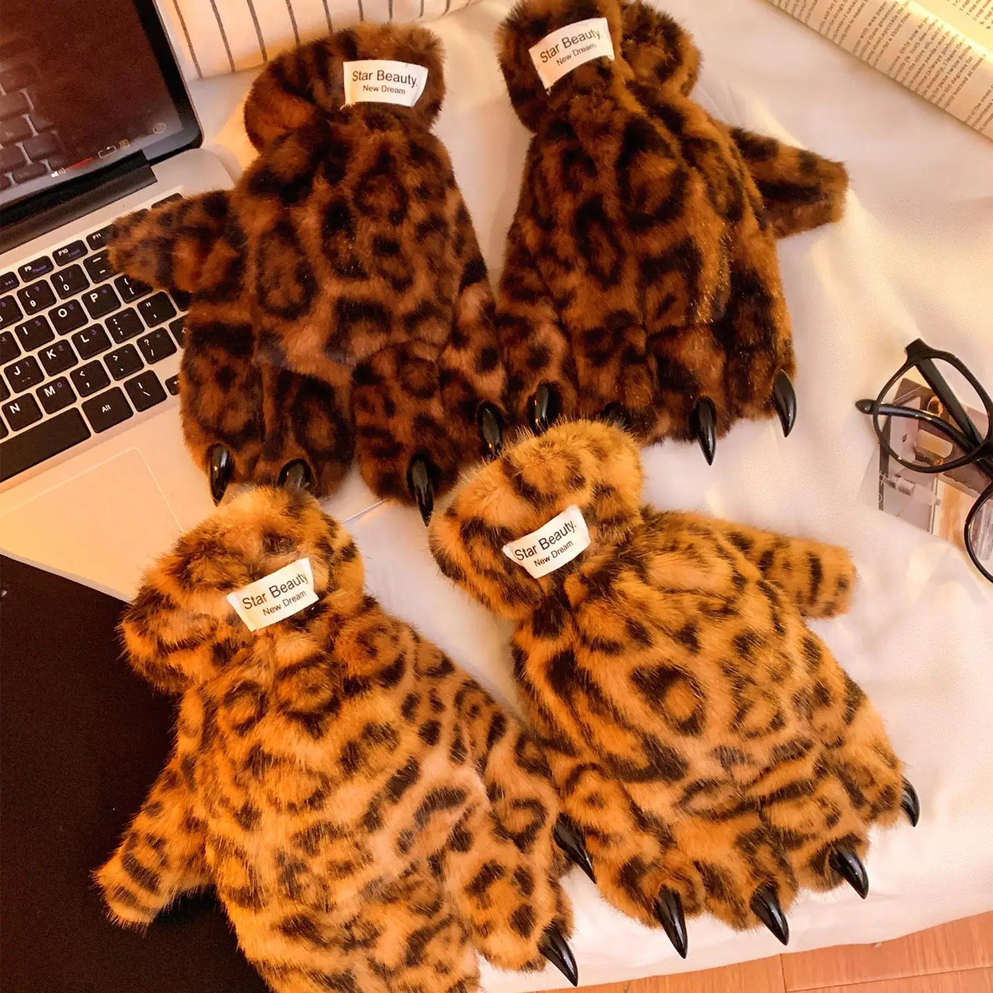Hot & Trendy! Spicy Girl Leopard Print Winter Gloves,Thickened Warm Tiger Claw Design for Cosplay, Riding,Outdoor Cold Weather
Hot & Trendy! Spicy Girl Leopard Print Winter Gloves,Thickened Warm Tiger Claw Design for Cosplay, Riding,Outdoor Cold Weather