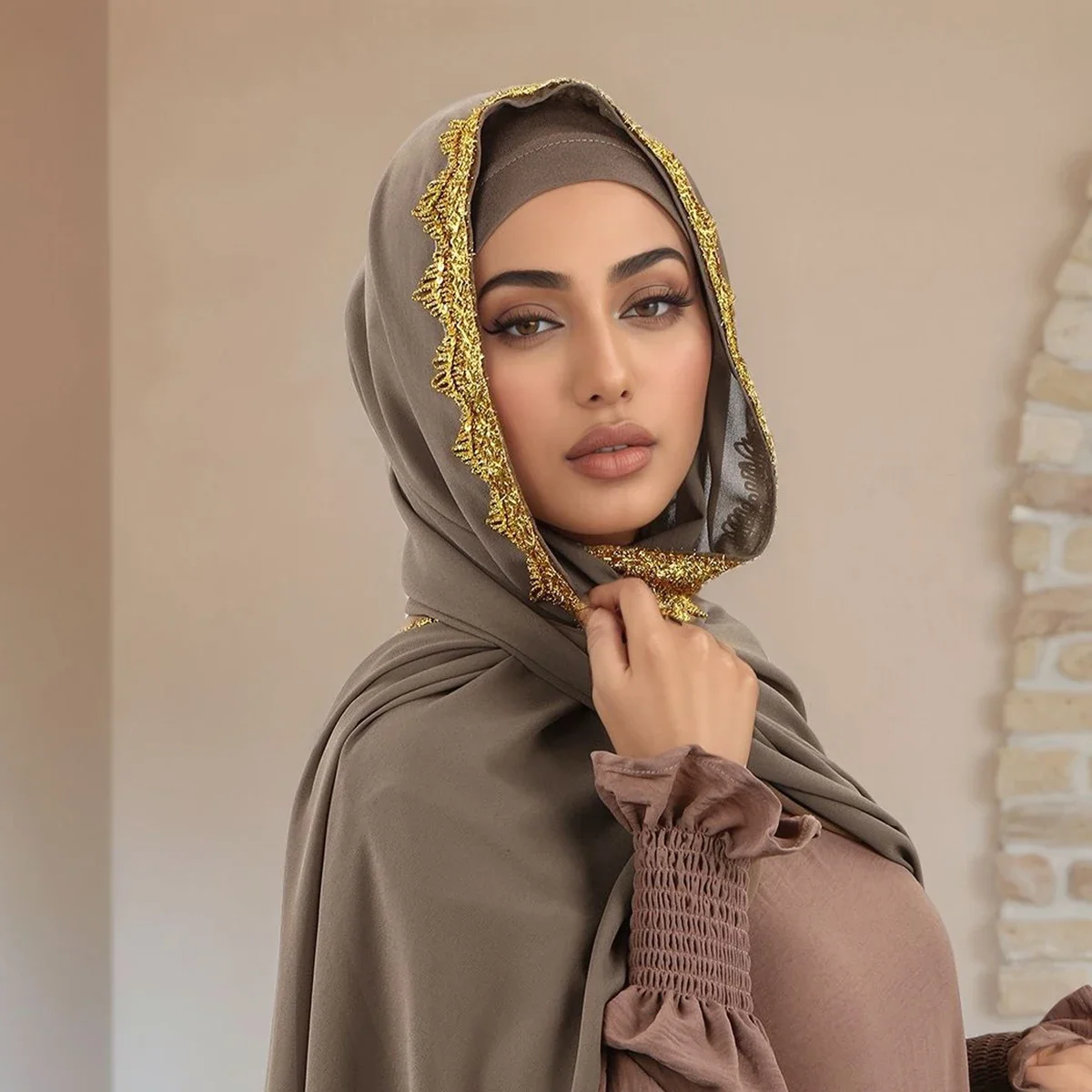 Блестящий кружевной шифоновый шарф-хиджаб, женский мусульманский хиджаб, шаль премиум-класса, длинные накидки, повязка на голову, банданы, шарфы, буфанда, платок, глушитель
Блестящий кружевной шифоновый шарф-хиджаб, женский мусульманский хиджаб, шаль премиум-класса, длинные накидки, повязка на голову, банданы, шарфы, буфанда, платок, глушитель