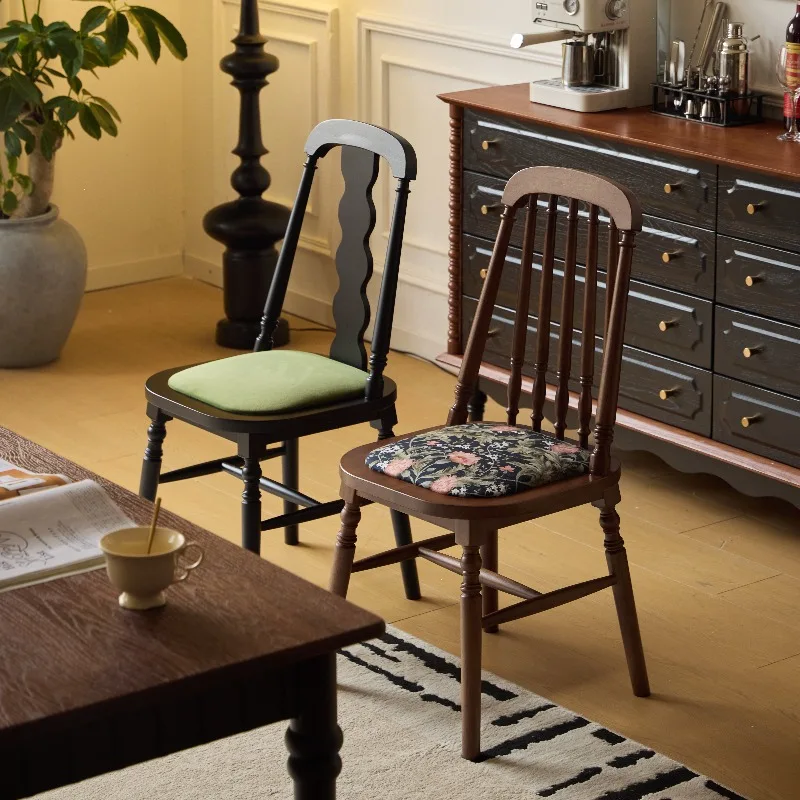 Medieval French retro solid wood dining chair back chair bench
Medieval French retro solid wood dining chair back chair bench