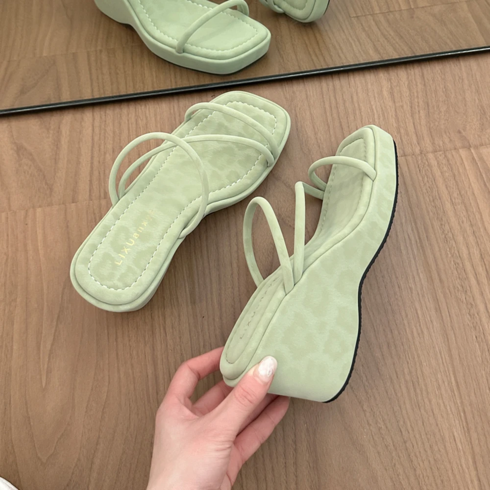 Women Suede Wedge Heel Slide Sandals Thin Strap Square Toe Leopard Print Casual Outdoor Platform Mules Slippers
Women Suede Wedge Heel Slide Sandals Thin Strap Square Toe Leopard Print Casual Outdoor Platform Mules Slippers