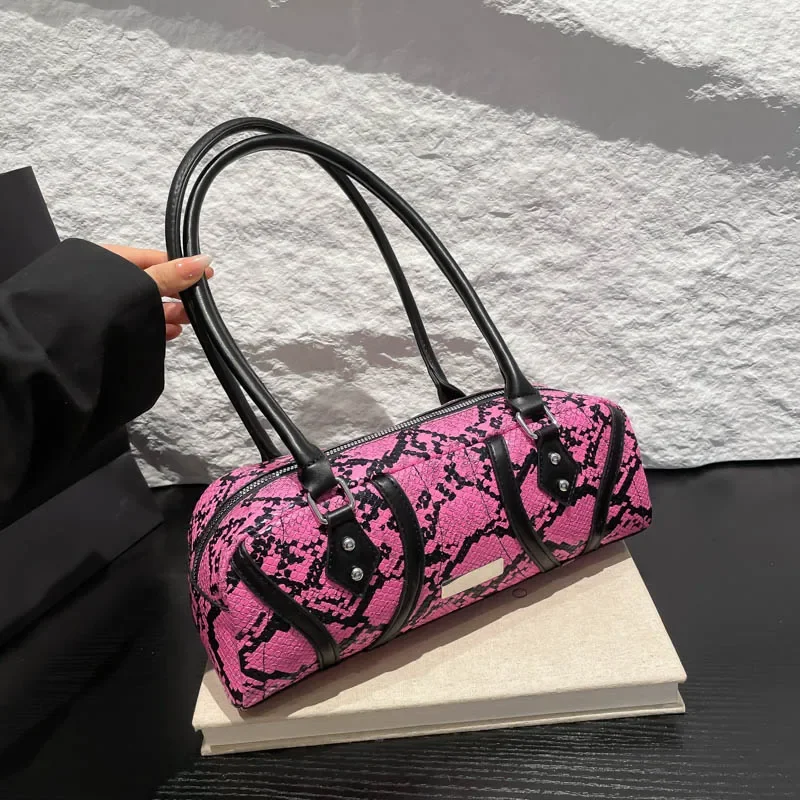 Serpentine Design Pu Leather Shoulder Bag Women 2025 New Trend Female Large Pillow Underarm Handbags And Purses Travel Tote Bag
Serpentine Design Pu Leather Shoulder Bag Women 2025 New Trend Female Large Pillow Underarm Handbags And Purses Travel Tote Bag