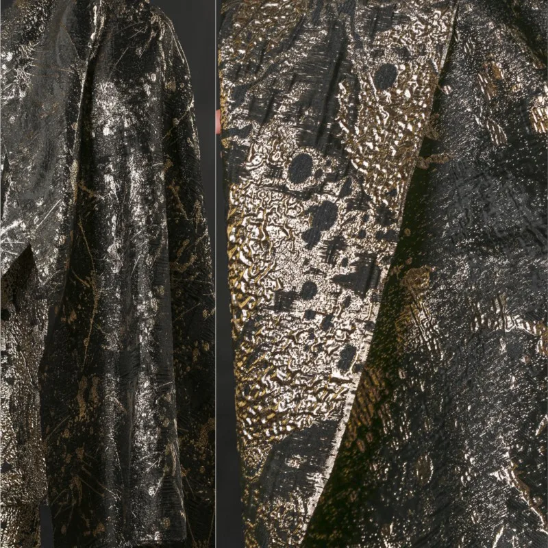 Black Thorn Gold Spray Paint Splash-Ink Jacquard Double-Sided Flash Fabric with Skirt Bag
Black Thorn Gold Spray Paint Splash-Ink Jacquard Double-Sided Flash Fabric with Skirt Bag