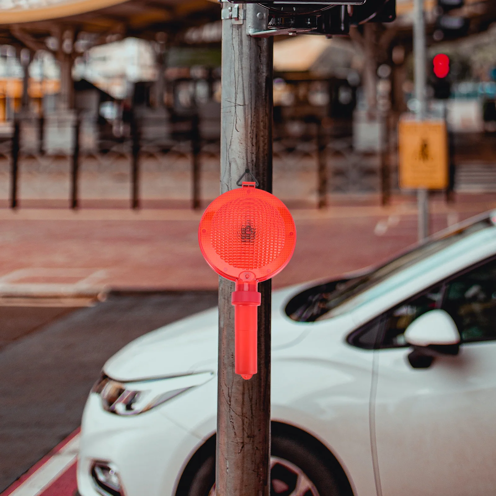Barricade Warning Light Plastic Resistant Rainproof Outdoor Road Safety LED Traffic Flashing Warning Light 
Barricade Warning Light Plastic Resistant Rainproof Outdoor Road Safety LED Traffic Flashing Warning Light