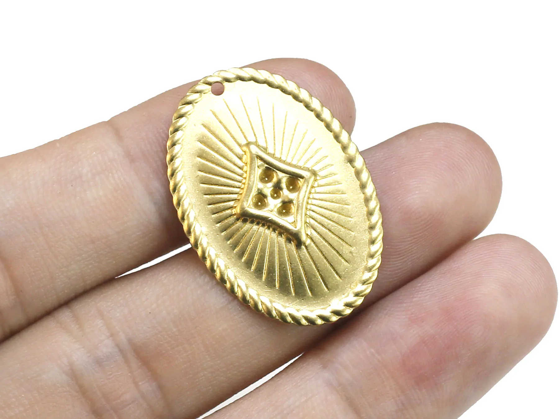 10pcs Oval Brass Charms, Star Pave Earring Pendant, Brass Findings, 30x21x2mm, Earring Accessories, Jewelry Making R1631
10pcs Oval Brass Charms, Star Pave Earring Pendant, Brass Findings, 30x21x2mm, Earring Accessories, Jewelry Making R1631