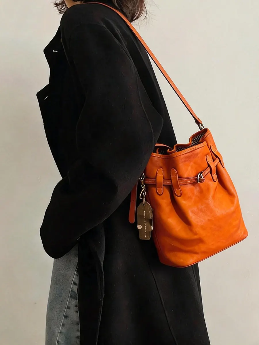Brown Soft Leather Simple Bucket Bag Women's 2026 New Luxury Small Luxury High-End Sensation Single Shoulder Slant Cross Tote...
Brown Soft Leather Simple Bucket Bag Women's 2026 New Luxury Small Luxury High-End Sensation Single Shoulder Slant Cross Tote...