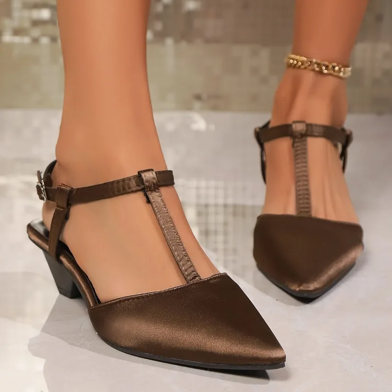 Satin pointed cone heel trip with high heels female 2024 new temperament hundred hundred package head sandals low heel 4cm
Satin pointed cone heel trip with high heels female 2024 new temperament hundred hundred package head sandals low heel 4cm