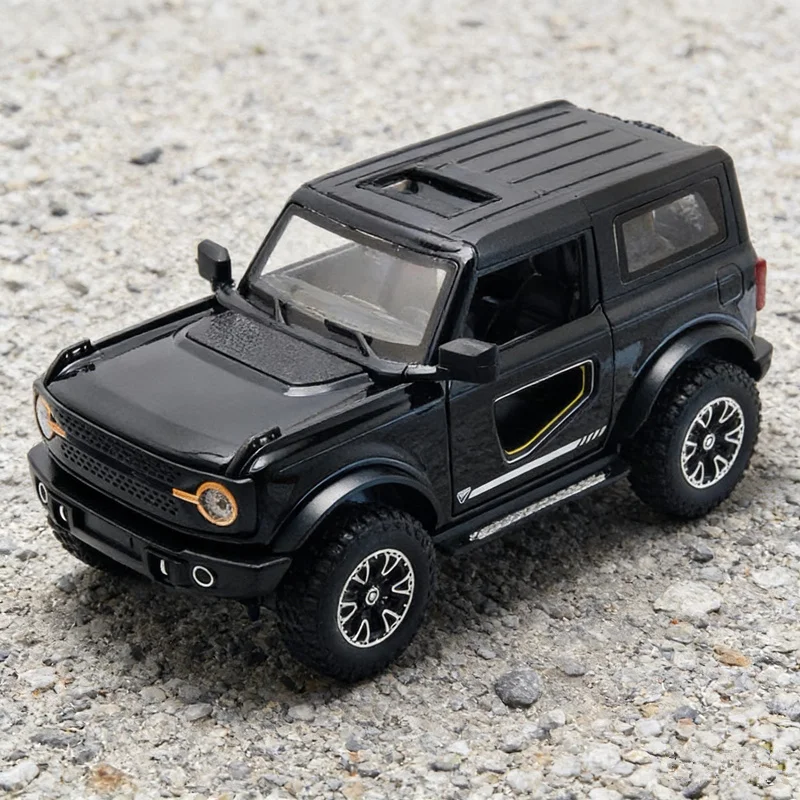 Масштабная модель автомобиля Ford Bronco Lima 1:24, литая из металла, внедорожник, с имитацией звука и света, коллекционная, подарок для детей
Масштабная модель автомобиля Ford Bronco Lima 1:24, литая из металла, внедорожник, с имитацией звука и света, коллекционная, подарок для детей