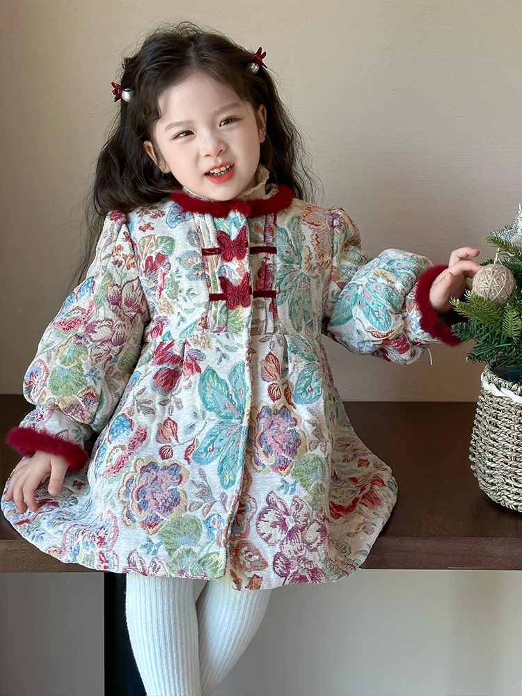 Зимняя утепленная хлопковая куртка с вышивкой для девочек, теплая новогодняя одежда в корейском стиле, свободный крой, на хлопковой подкладке
Зимняя утепленная хлопковая куртка с вышивкой для девочек, теплая новогодняя одежда в корейском стиле, свободный крой, на хлопковой подкладке