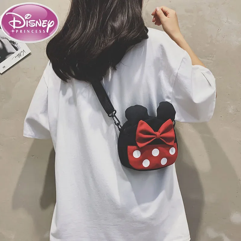 Новинка 2025, детская сумка с Микки Маусом и Милым мультяшным рисунком Диснея, холщовая декоративная сумка через плечо для девочек
Новинка 2025, детская сумка с Микки Маусом и Милым мультяшным рисунком Диснея, холщовая декоративная сумка через плечо для девочек